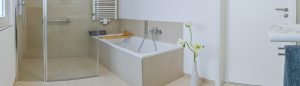NOWAK-Badezimmer-Basis-Kompakt-Badewanne-Dusche