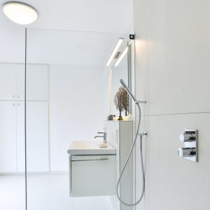 NOWAK-Badezimmer-Design-Komfort-Dusche-Waschbecken